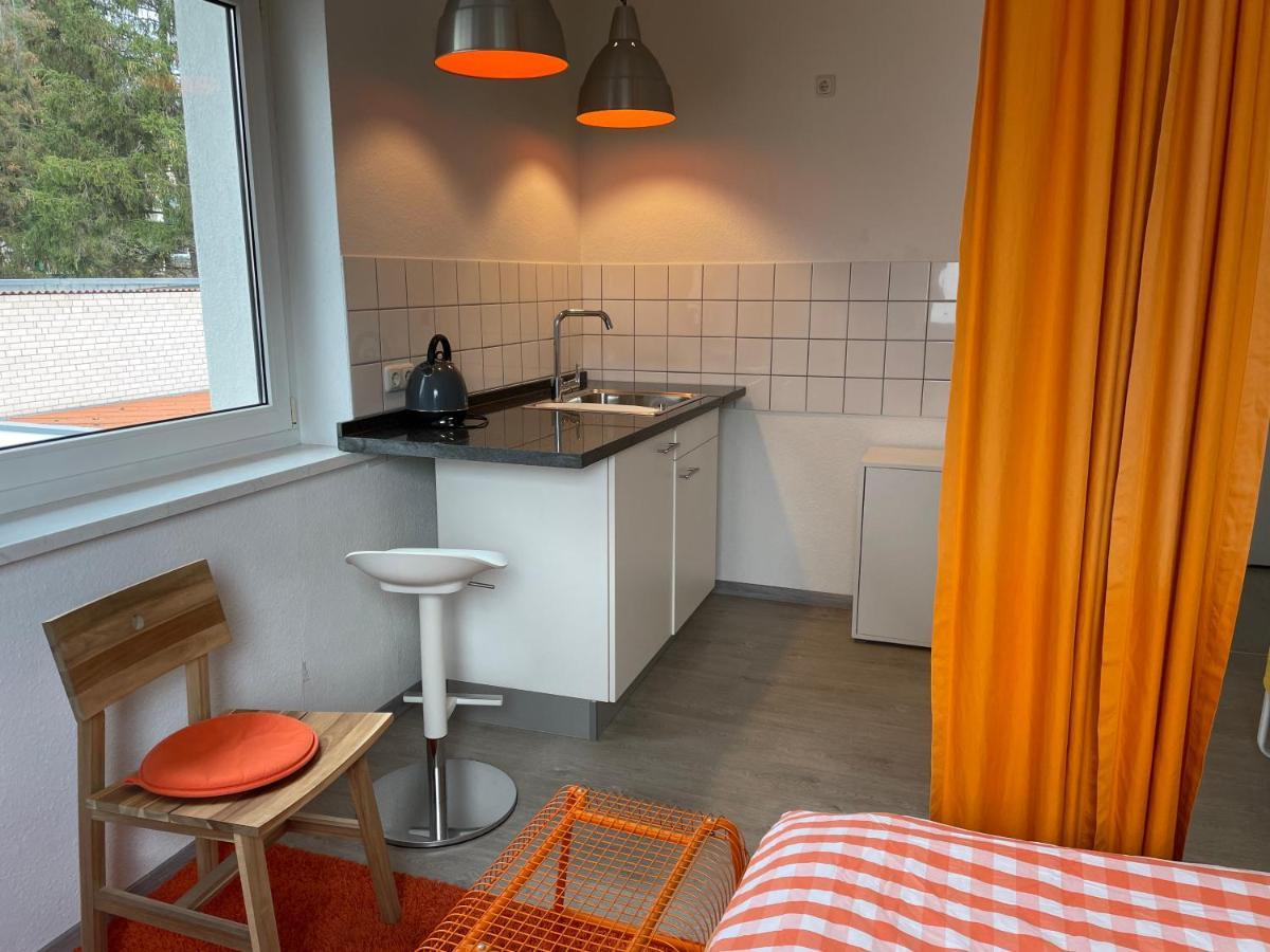 Altstadt Naehe 7 Min Fussweg Ueber Alte Maibruecke Zu Pension Mit Balkon & Garten, Ideal For Long Stay, Relocation Ochsenfurt Exterior photo